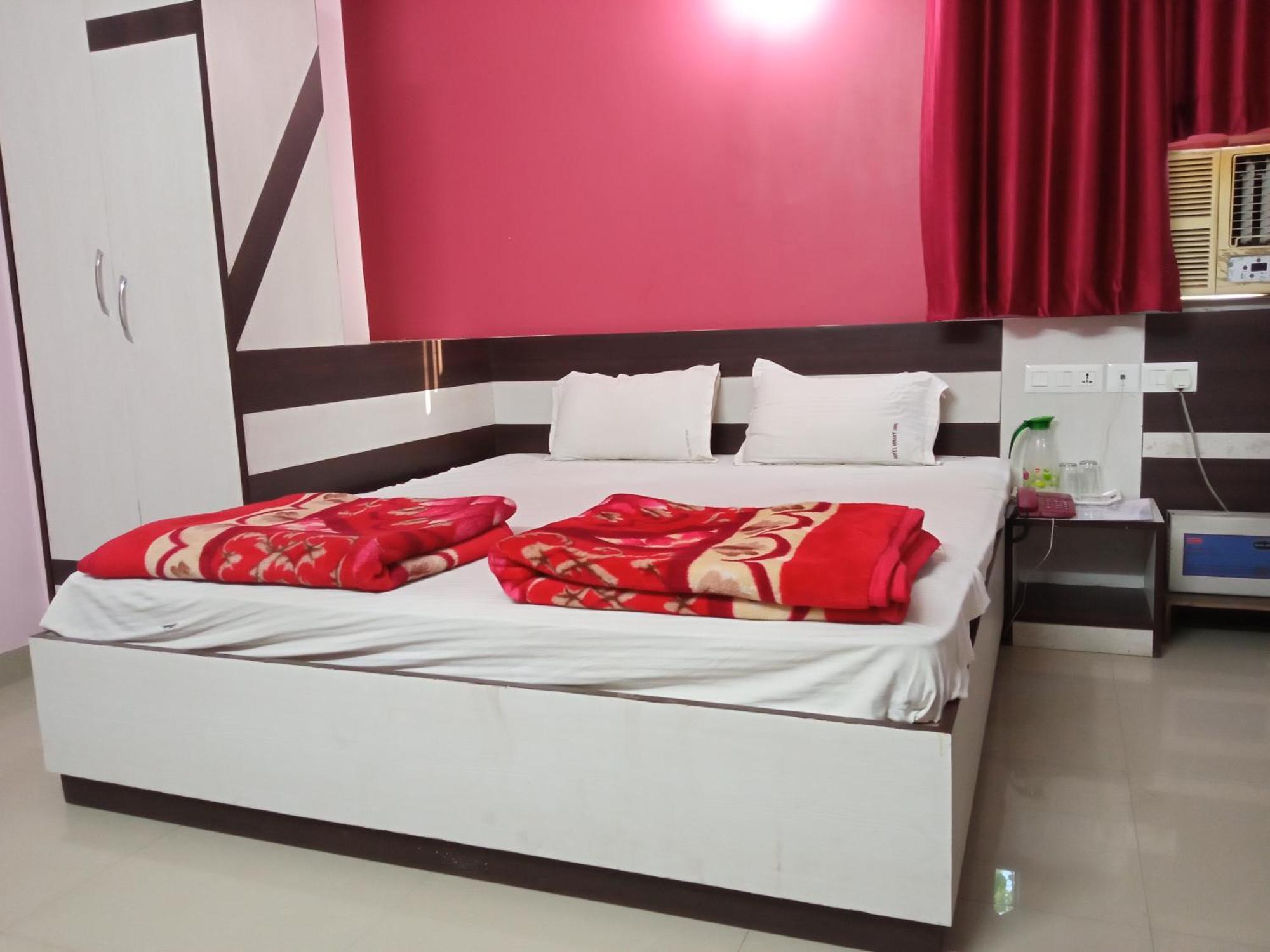 Hotel Viraat Inn Gaya Room photo